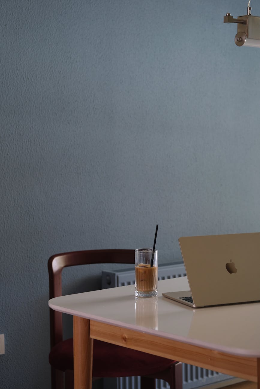 Fokus Laser Ala Gen Z: Taklukkan Distraksi, Cuan Deras di Era Digital!